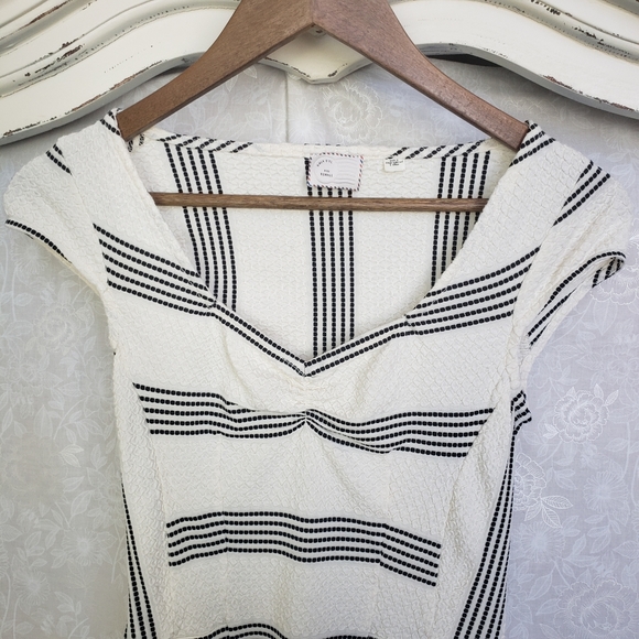 Anthro top - Picture 2 of 6